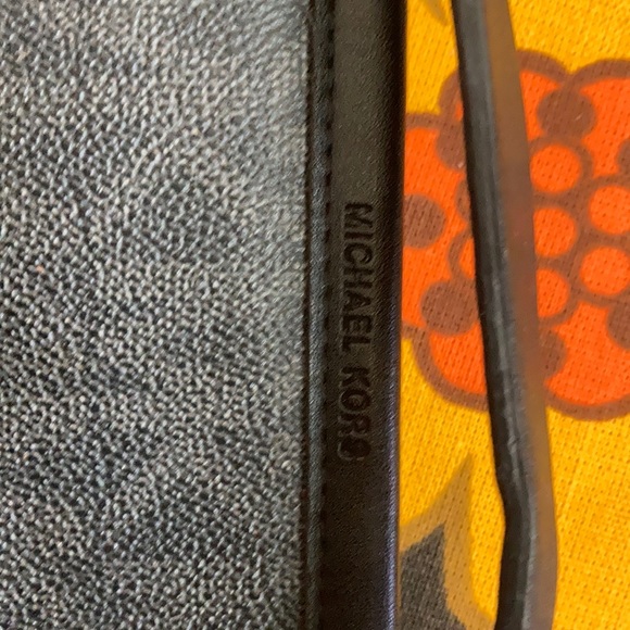 Mk black belt bag gently used - Picture 3 of 3